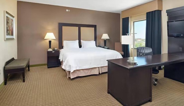 Pet-Friendly Decatur Stay: Modern Rooms, Pool & Breakfast Included