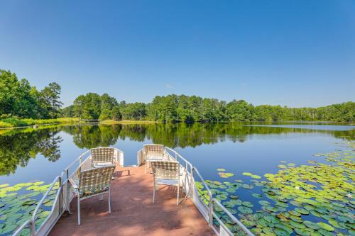 Pet-Friendly Ehrhardt Home w/Private Pond & Yard! in Ehrhardt