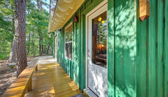 Pet-friendly Eureka Springs Rental w/Private Deck in Eureka Springs