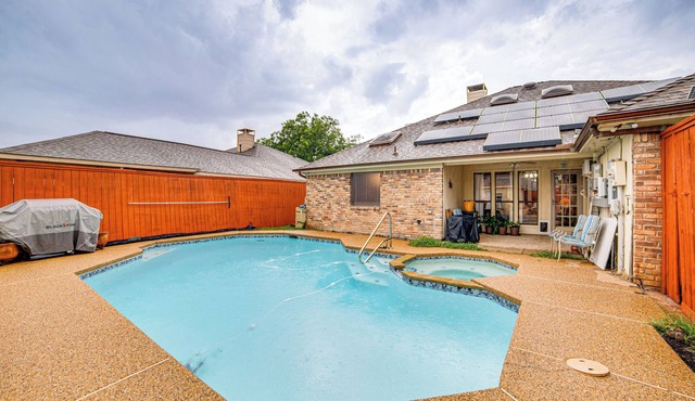 Pet-Friendly Home w/Pool - 8 Mi to Central Plano!