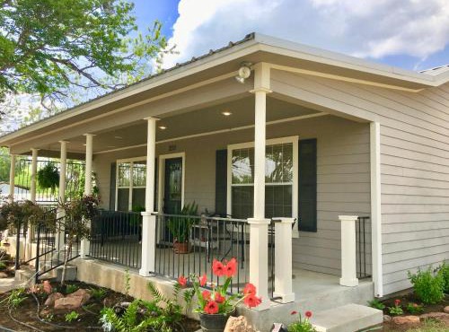 Phoenix Nest Guest Houses - Sunday House