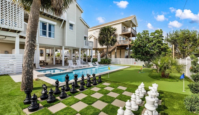 Pirates Beach with Heated Pool, Hot Tub, Firepit & Outdoor Games