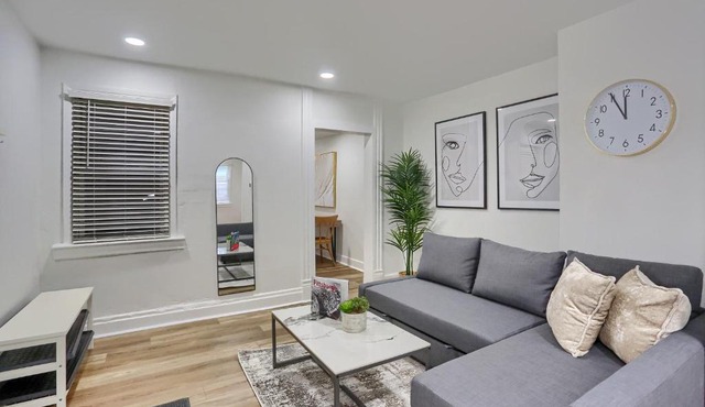 Pittsburgh Modern and Cozy 1 Bdrm With Free Street Parking in Pittsburgh