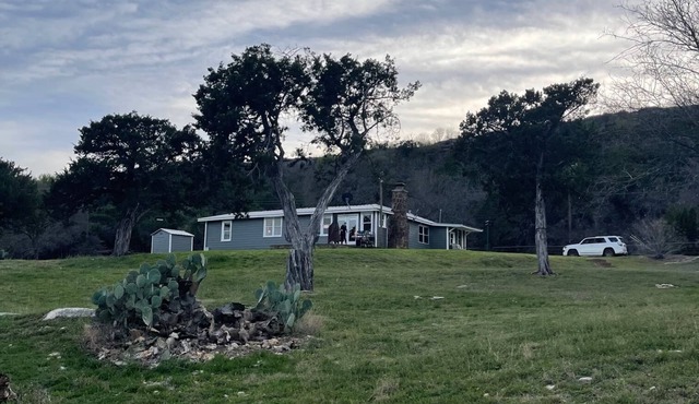 PK-Caddo Bay is a ski/surf/tubing, fishing , bird sanctuary! Starlink internet!