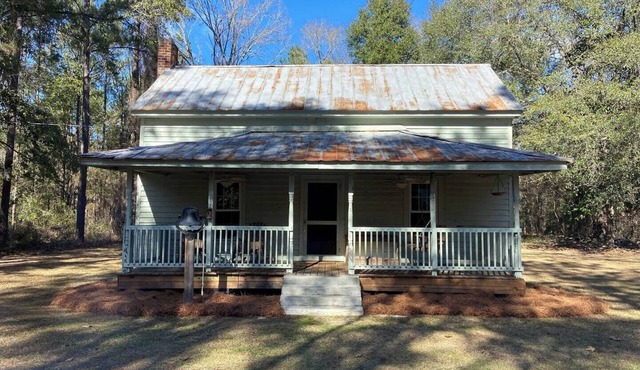Pleasant Home private cabin getaway in Metter