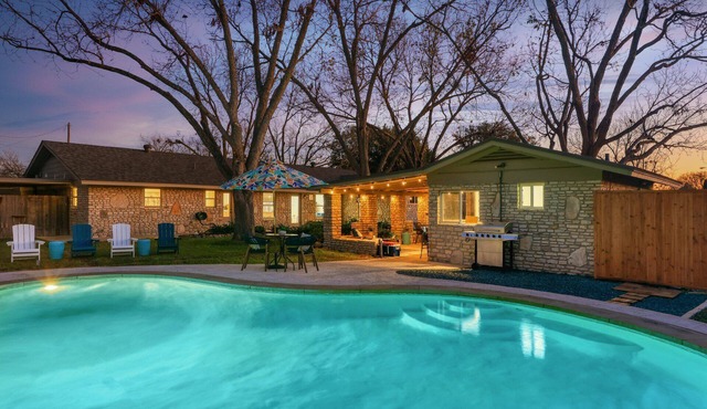 Poker Paradise & Pool Cabana - 15 min to Downtown Austin