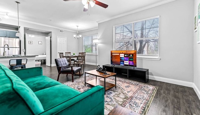 Polished Retreat Two Bedroom 1 Bath with Pool Stay