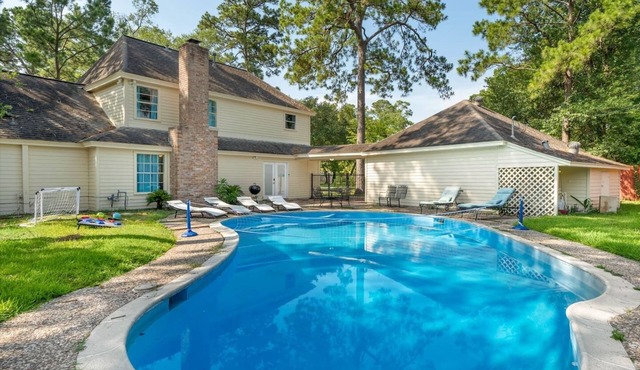 Pool Paradise | Yard BBQ | Games WiFi | Sleeps 16