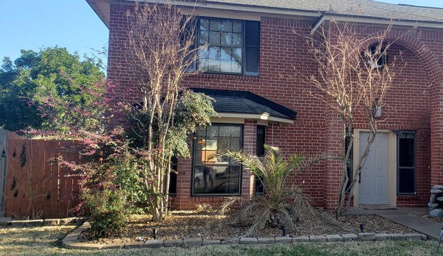 Pool / waterfall 4-bedroom 20 minuyes to Houston, Katy, Sugarland in Richmond.