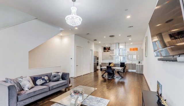 Posh Italian home with a rooftop terrace in the heart of Houston!