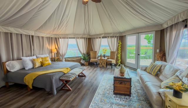 Premium Suite 4 - Safari Tent - Outdoor Soaking Tub