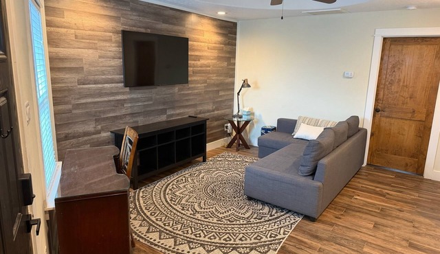 Prime location and serene getaway in central Houston