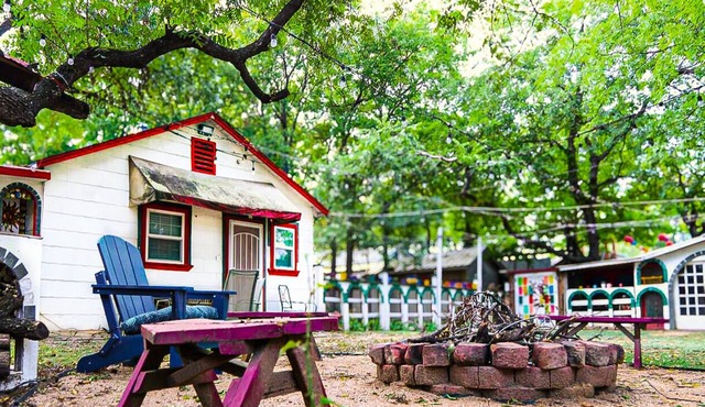 Private Artist Retreat Near the Stockyards