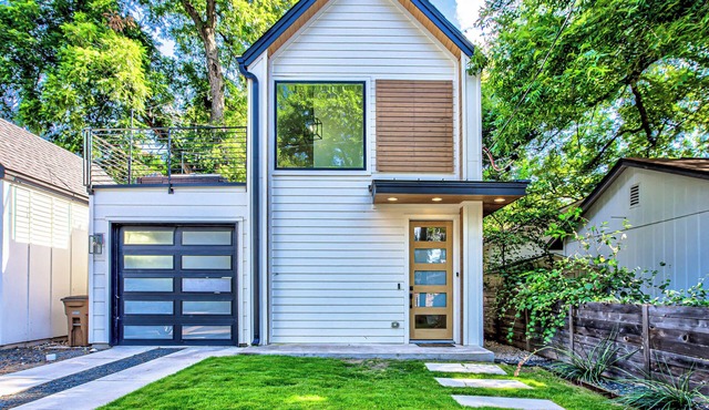 Private Backyard | Short & Long Stays in East ATX