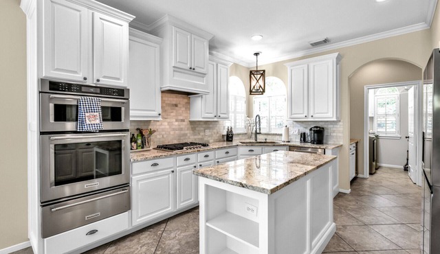 Private Pool & Hot Tub | 5BR Near The Woodlands | Quiet Neighborhood | King Suite