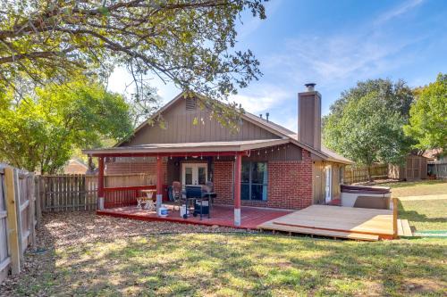 Private Pool & Hot Tub: Dog-Friendly Live Oak Home