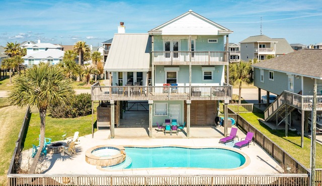 Private Pool, Large Patio & Spacious Interior - Beachside Beauty!