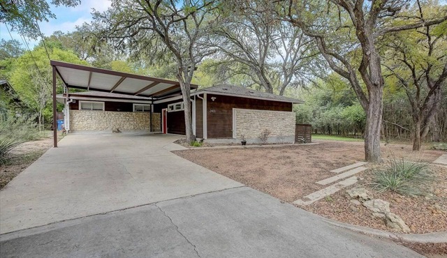 Private & Renovated Gem - Located Minutes from Downtown Austin