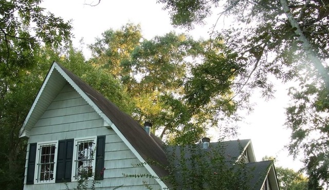 Quaint cottage near Natchitoches Historic District