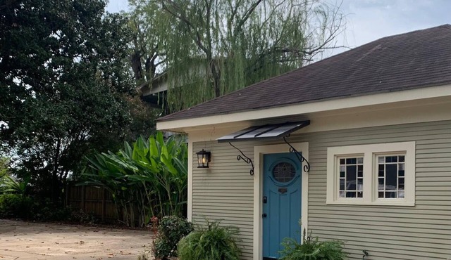 Quaint guest house is within walking distance to downtown.