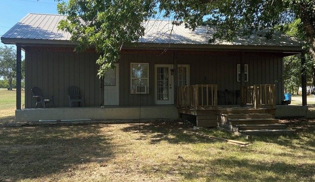 Quaint, handicap accessible house in serene Lehigh, classified as a ghost town.