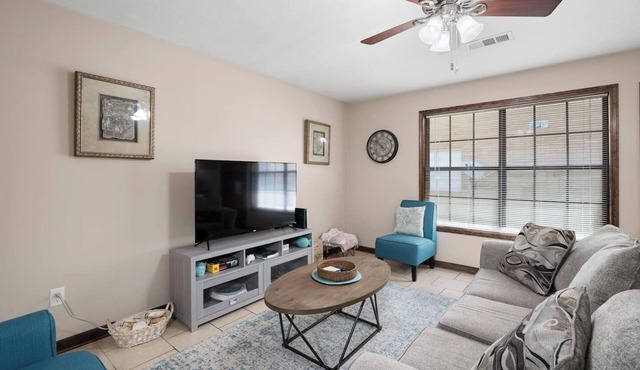 Quiet 2BR K/Q+Full Kit+Easy Parking by Ponytail