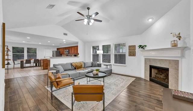 Quiet 3BR Retreat Near The Woodlands | King Bed | Easy I-45 Access | Family Friendly