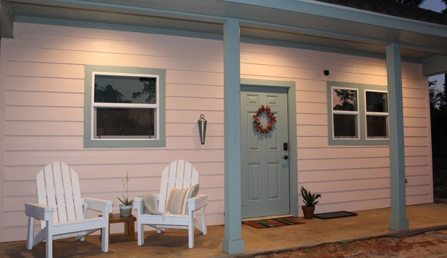 Quiet and Cozy Off-Grid Cottage