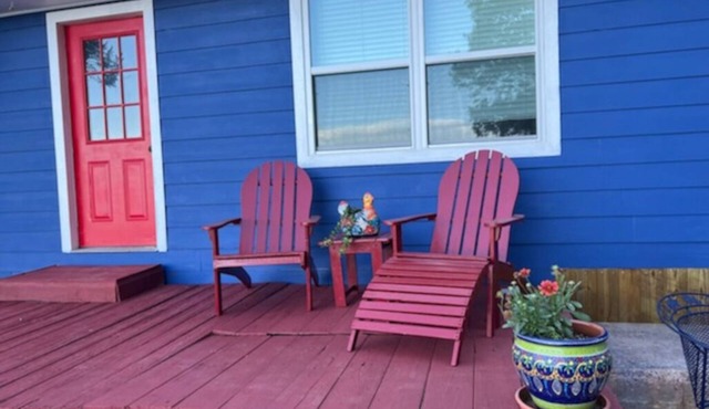 Quiet cottage on the water at Lake Livingston