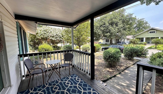 Quiet Downtown Home off Broadway. Walking Distance from 3 major museums.