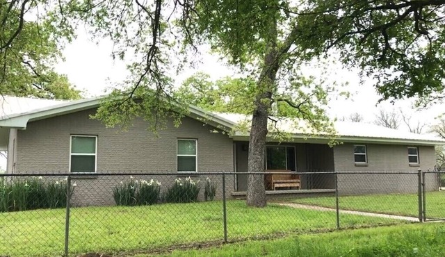 Quiet Ranch Retreat with easy access to Circle T Arena, pet friendly in Gustine