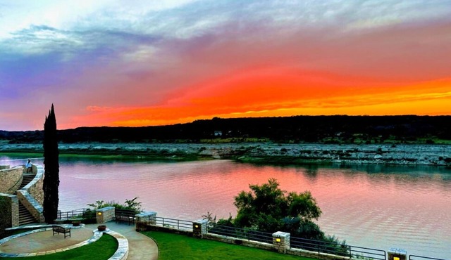*Recently Renovated Hill Country Island Retreat - Loaded with Amenities!