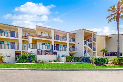 Recently updated resort condo with 2 pools, 2 balconies, ocean views, BBQ, & W/D in St. Augustine