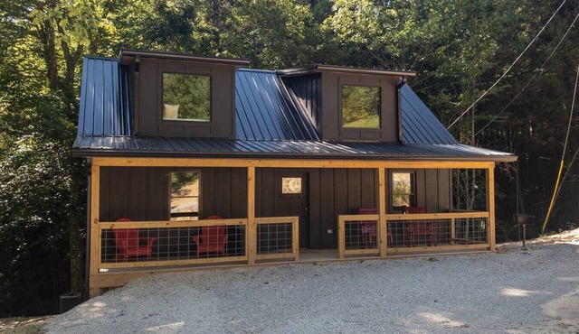 Red River Gorge Wolf Den Luxury Cabin Hottub Wi-Fi in Campton