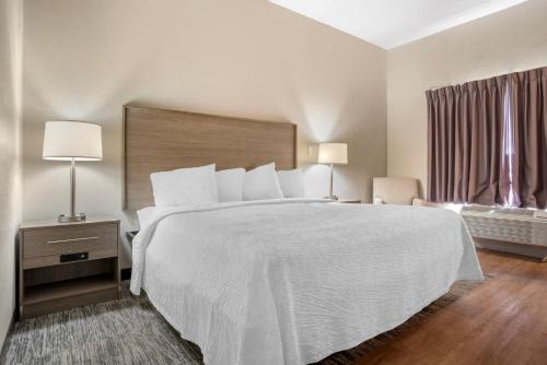 Red Roof Inn PLUS & Suites Vicksburg