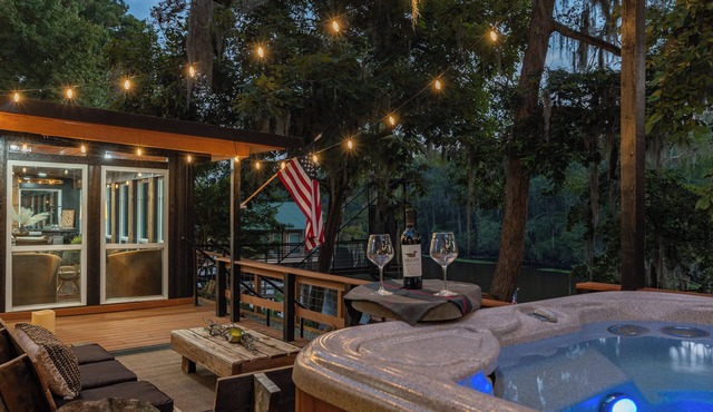 Relax and unwind at The Whiskey Barrel, a cozy waterfront retreat designed for fun and laid-back lake living. Soak in your private hot tub, paddle out with the kayaks, or spend the afternoon on one of the 4 decks reading a good book