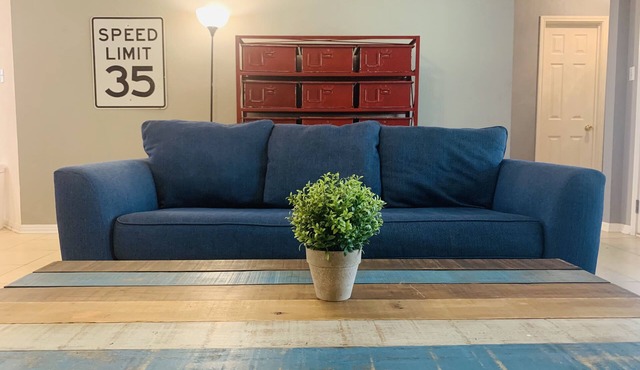 Relax & Enjoy Austin : Big House + King size bed + Shopping + Greenbelt