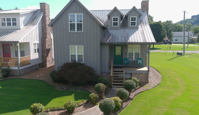 Relax & Unwind | Peaceful Getaway with River Access