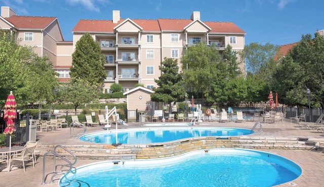 Relaxing 1BR King Suite at Wyndham Branson Meadows in Branson