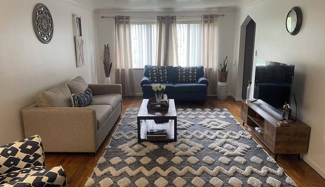 Relaxing 2BR Apartment Near UC & Downtown in Cincinnati