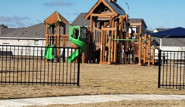Relaxing Getaway in a Quiet Richmond, TX Community
