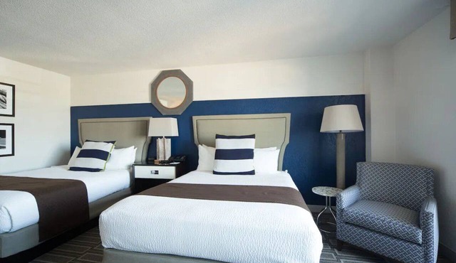 Relaxing Room with Swimming Pool & Nautical Décor for a Perfect Getaway