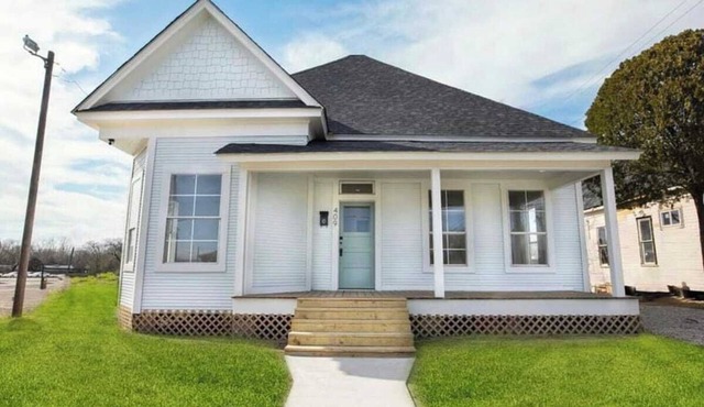 Renovated Downtown Home