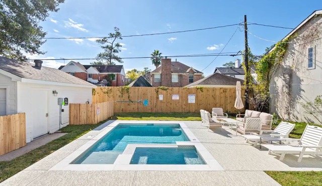 Resort-Style 3BR/3BA Pool & Spa Gated