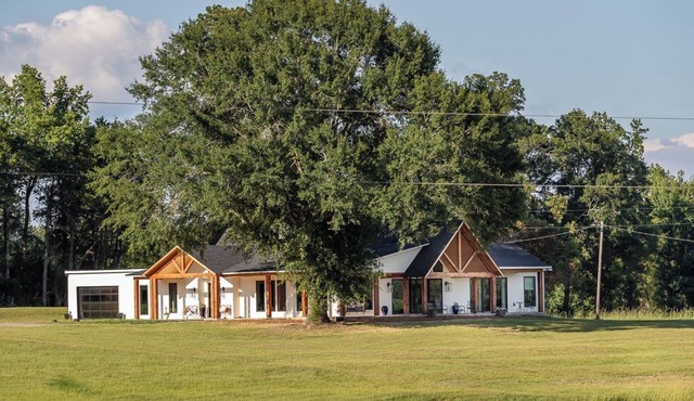 RETREAT, LUXURY, For Corporate, Family Gatherings - Peaceful, Rest, Relaxation