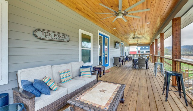 Riverfront 'Caddo Shack' Home w/Views & Fire Pit