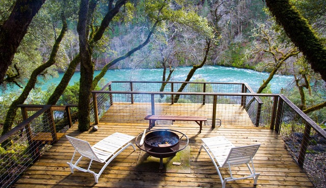 Riverfront getaway with a private beach, great views, & fantastic fishing in Hawkins Bar