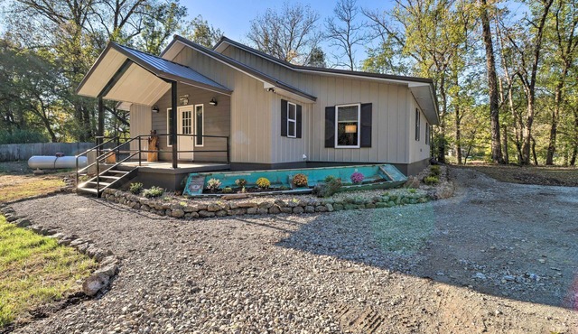 Riverfront 'Heaven on the White' w/Covered Patio! in Norfork