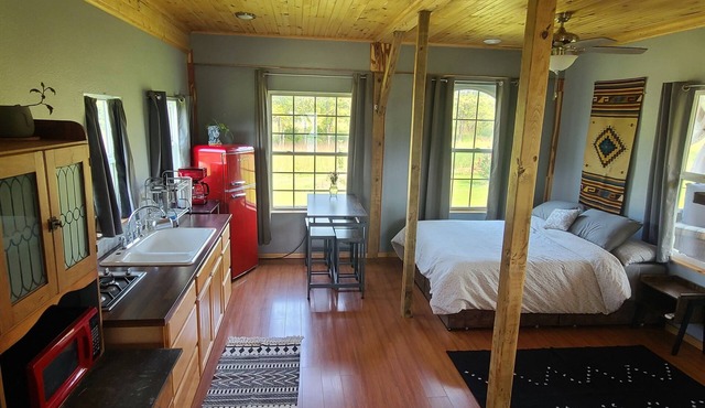 Riverside "Barndominium" w/easy access to water
