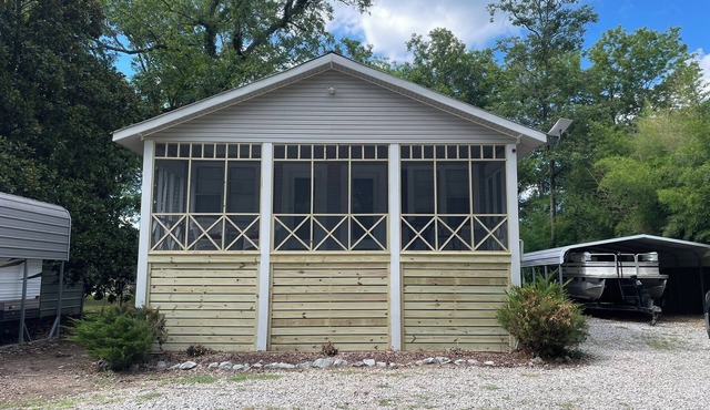 Riverside Retreat on Old River Mansura
